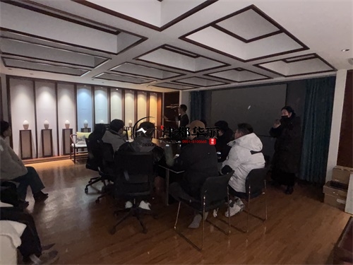 平罗装修公司|平罗主案设计师前往灯具厂家现场学习 